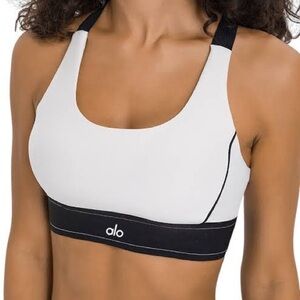 NWOT - Alo Yoga Airlift Suit Up Bra in Ivory/black size Small
